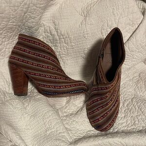FORTRESS OF INCA made in Peru Bohemian Striped Ankle Boots